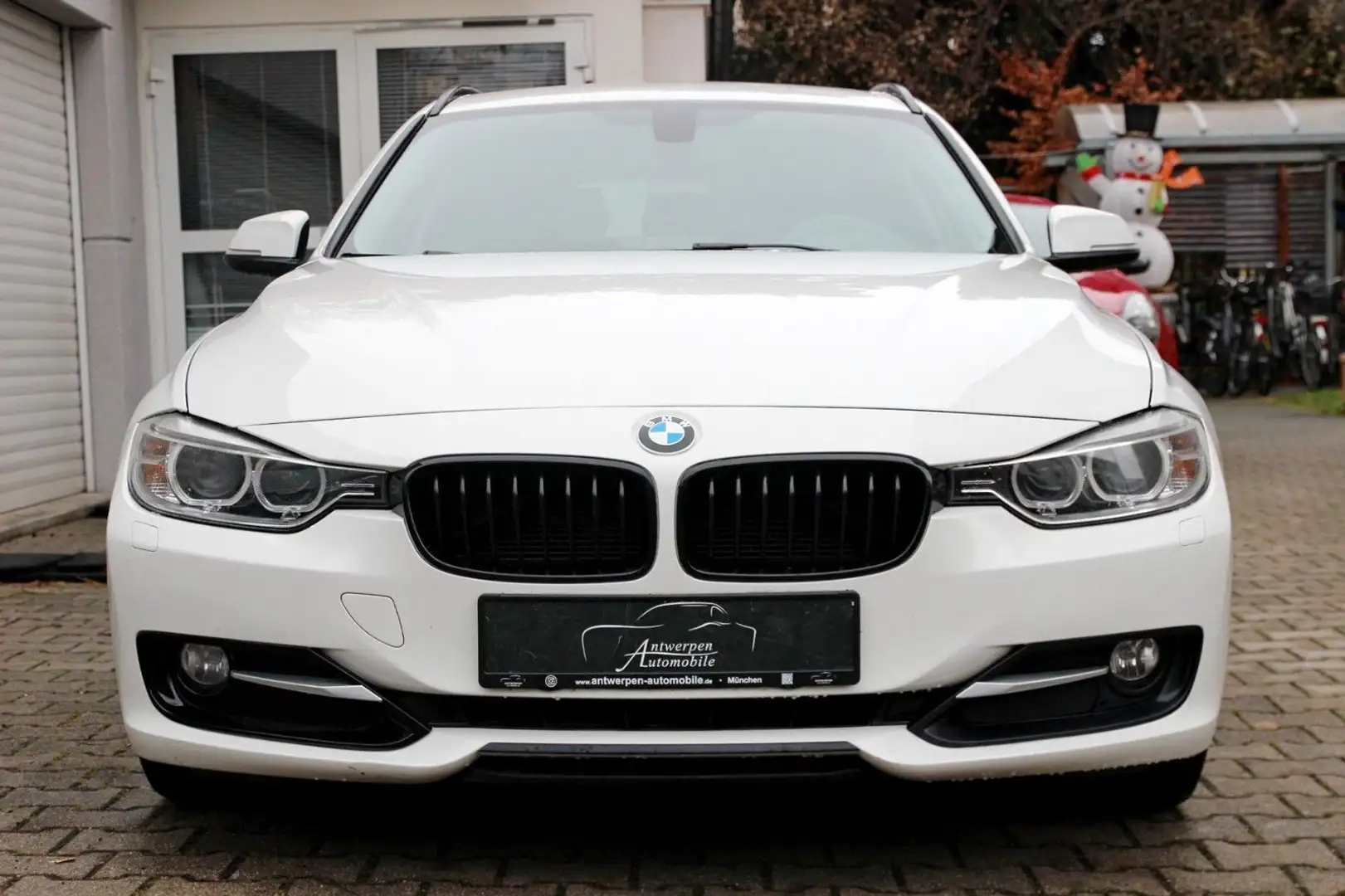 BMW 316 i*Touring*Sportline*Navi*Xenon*PDC*Euro6* Weiß - 2