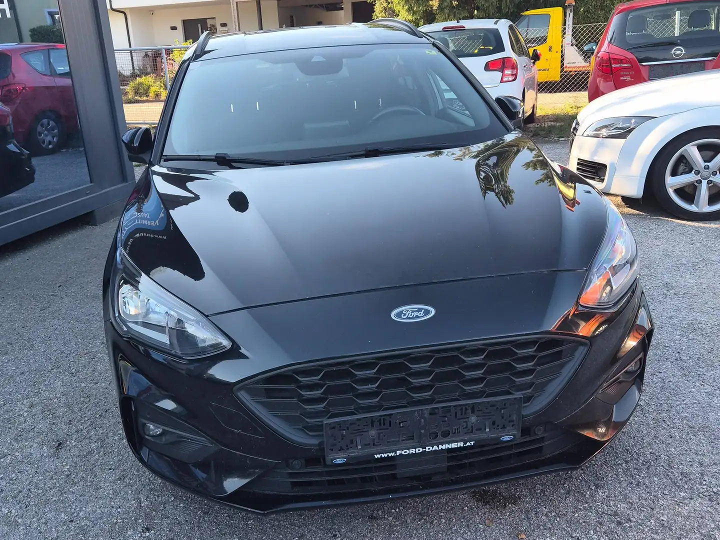 Ford Focus Focus Traveller 1,5 EcoBlue ST-Line Aut. ST-Line Schwarz - 1