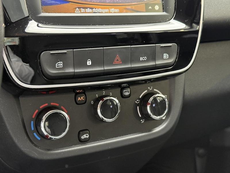 Dacia Spring Expression 27 kWh | NAP | Navigatie | achteruitrij — photo 13