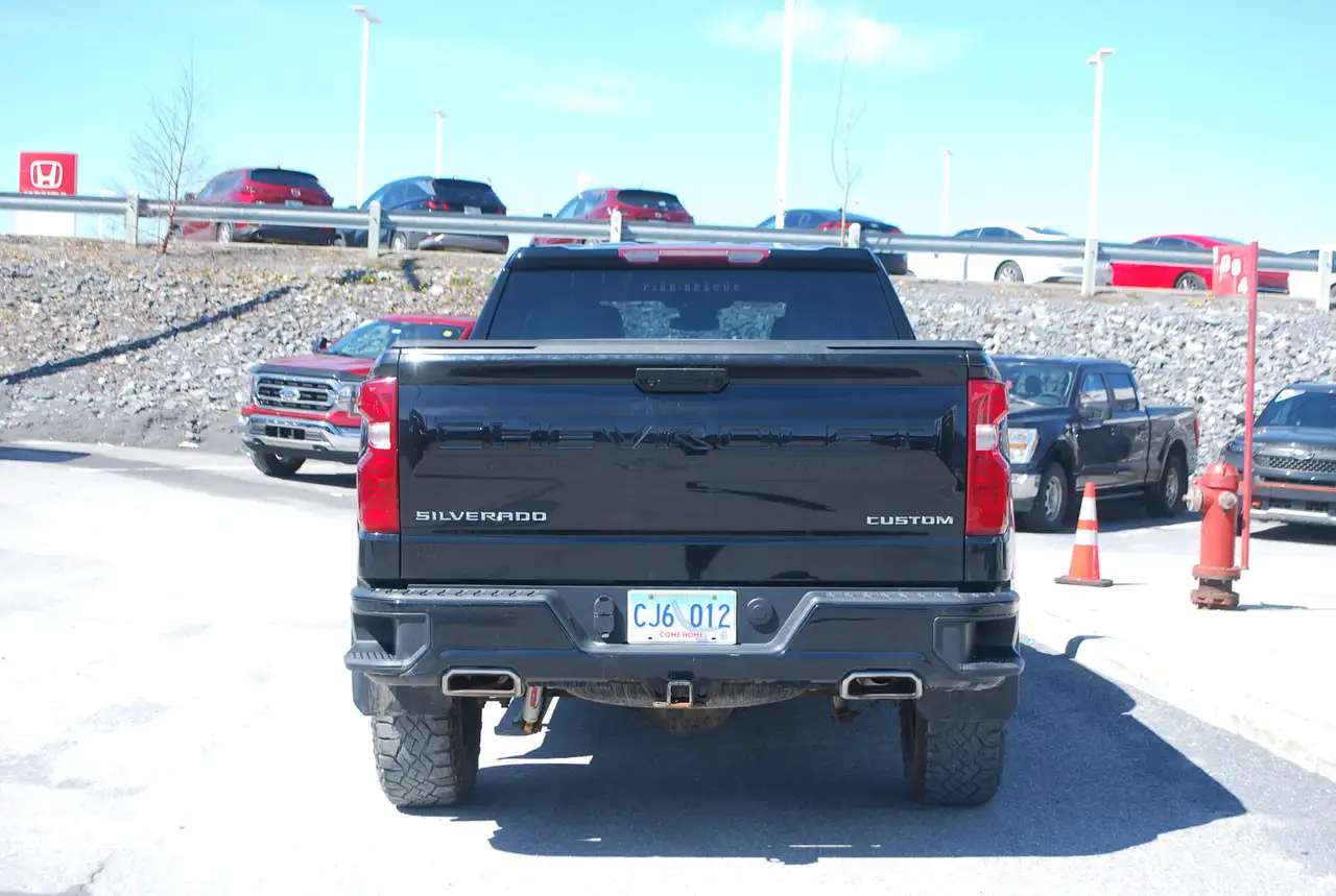 Chevrolet Silverado 1500 снимка Chevrolet Silverado 1500