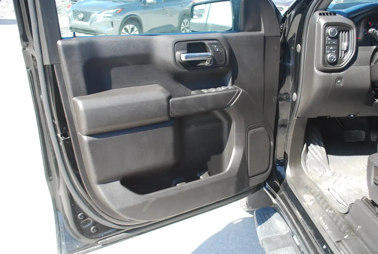 Chevrolet Silverado 1500 снимка Chevrolet Silverado 1500