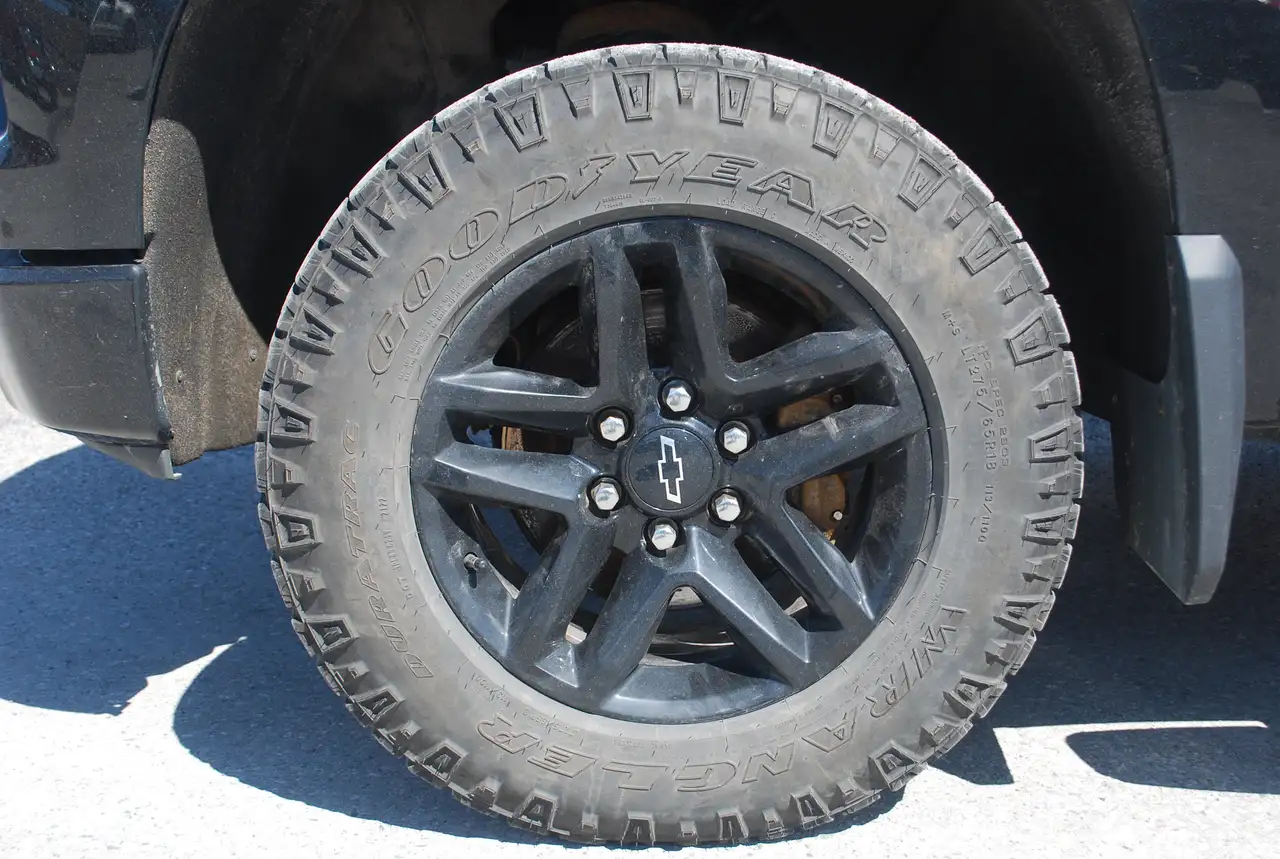Chevrolet Silverado 1500 снимка Chevrolet Silverado 1500