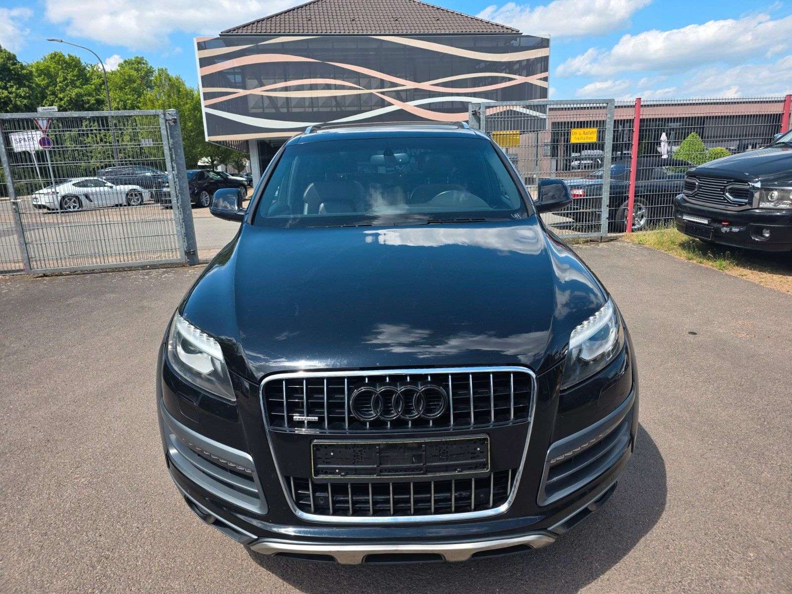 Second hand Audi Q7 3.0