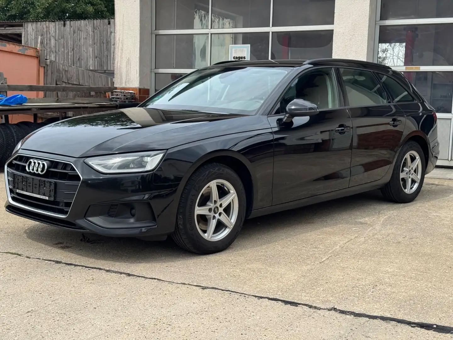 Audi A4 30 TDI S tronic Avant 1.HAND+8FACH (2355) Zwart - 1
