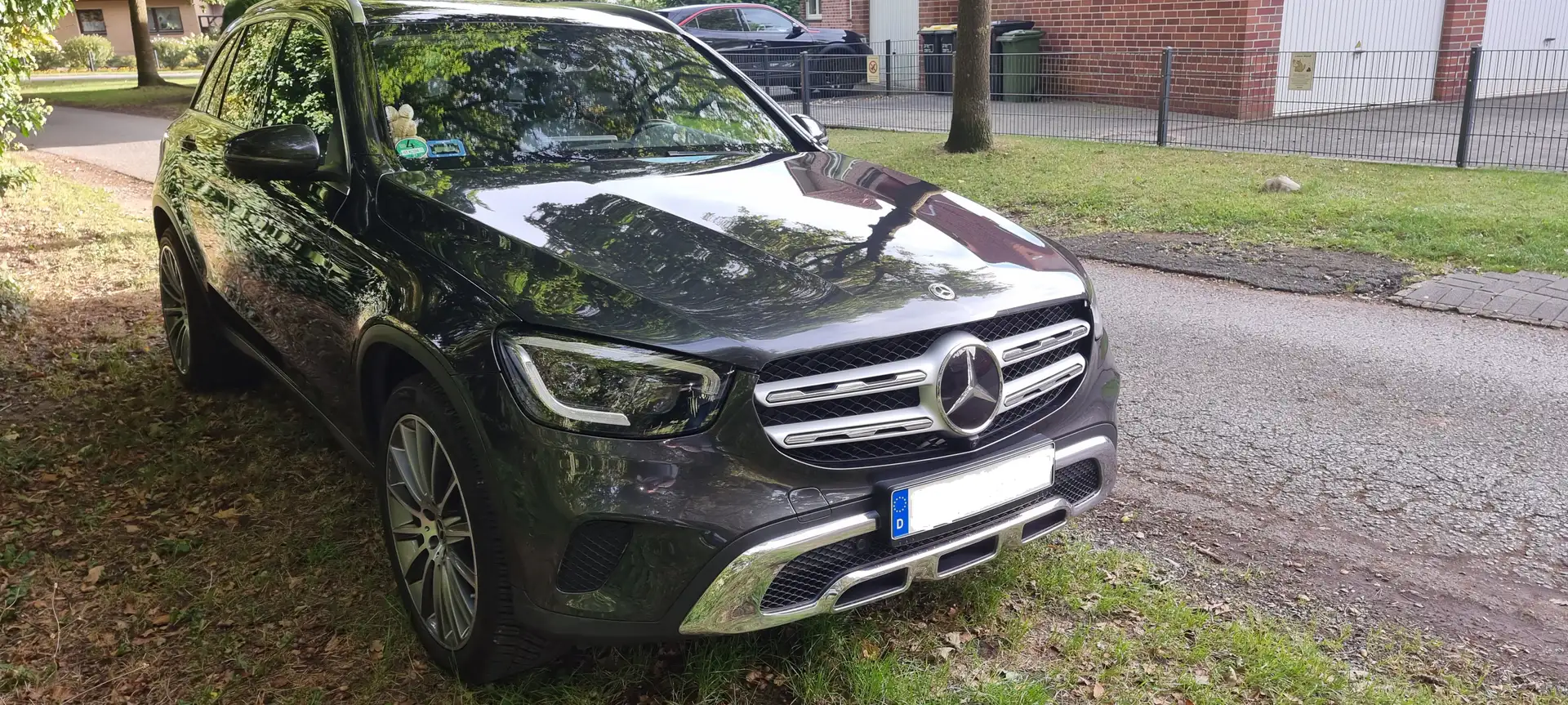 Mercedes-Benz GLC 300 GLC 300 d 4Matic 9G-TRONIC Exclusive Schwarz - 2