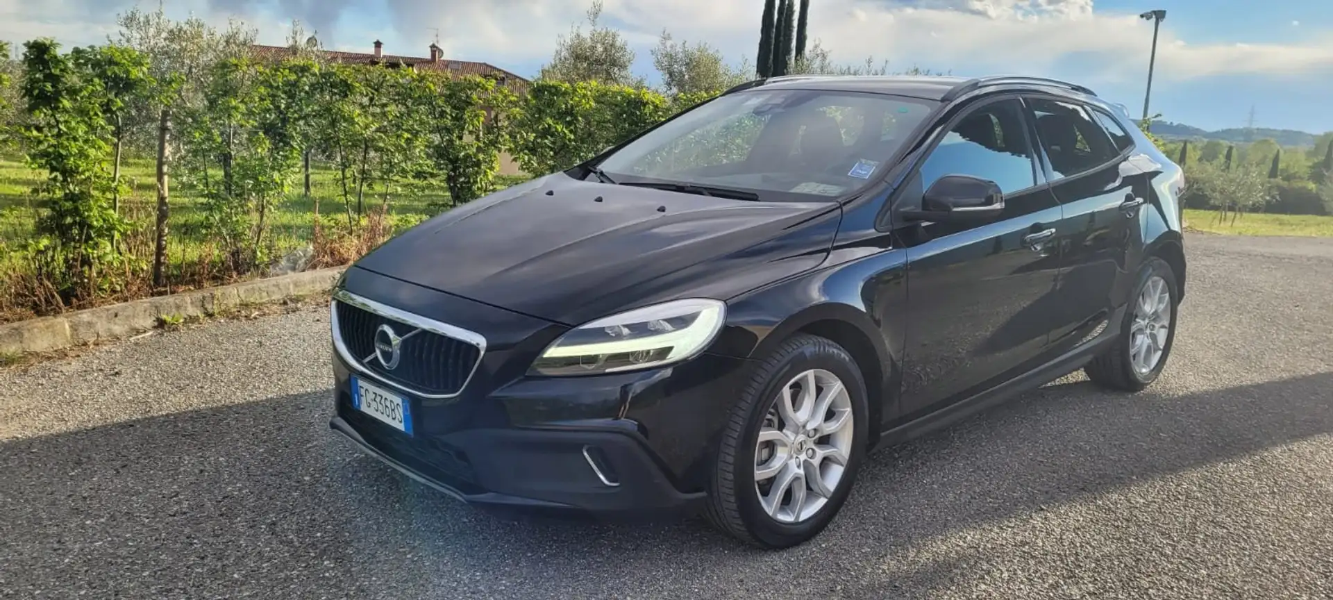 Volvo V40 Cross Country V40 Cross Country 2.0 d3 Momentum geartronic Nero - 1