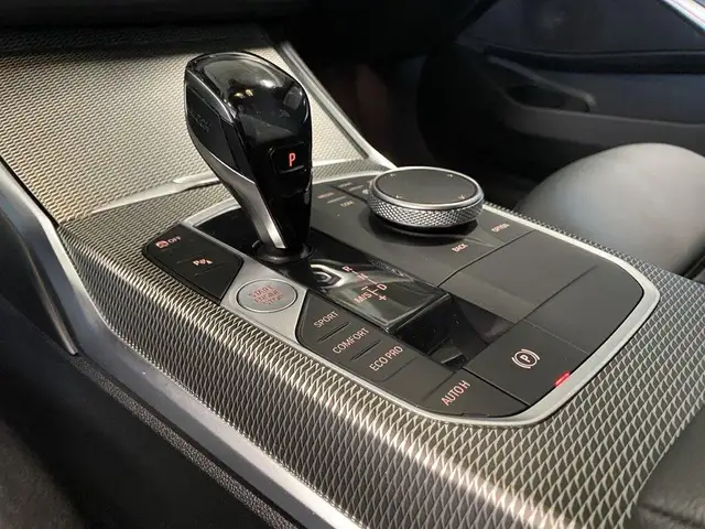 BMW 3 Series view 12