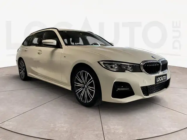 BMW 3 Series view 3