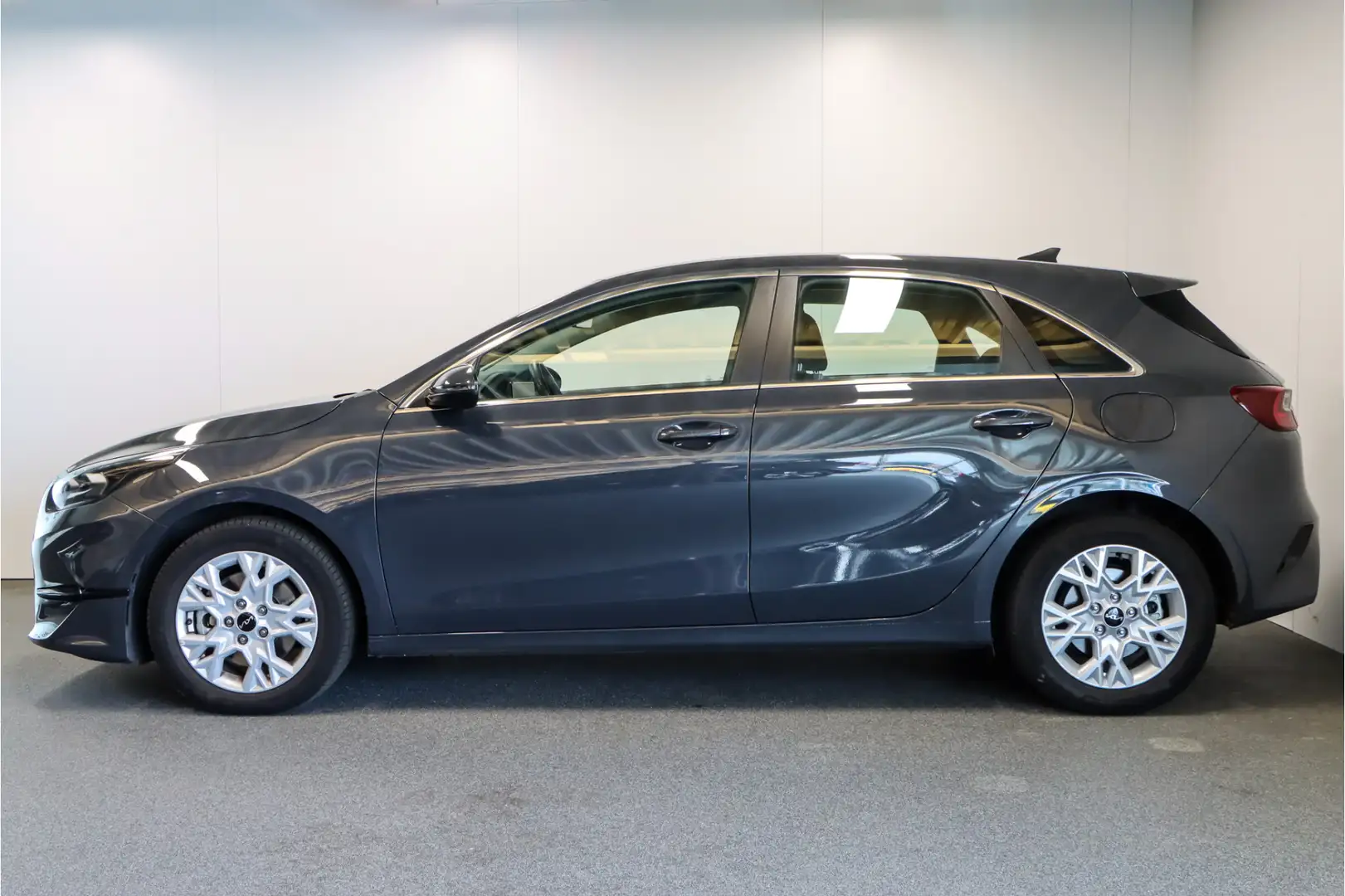 Kia Ceed / cee'd 1.5 T-GDi MHEV DynamicLine Automaat Grijs - 2