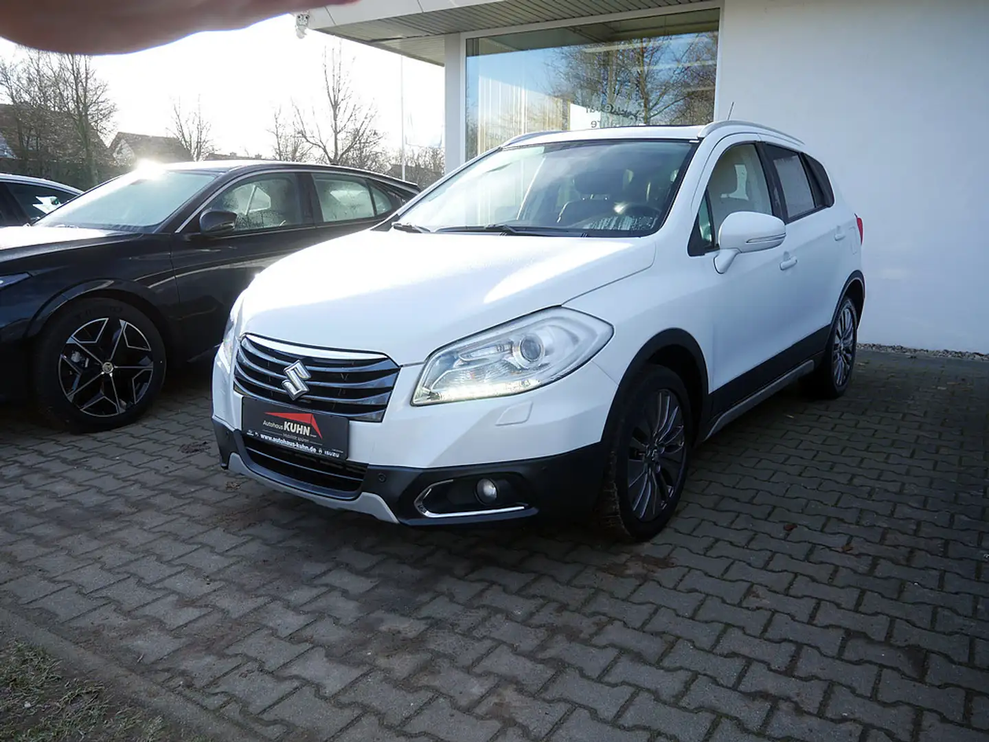 Suzuki SX4 S-Cross 1.6 DDiS Comfort+ 4x4 XENON PANO Blanc - 1