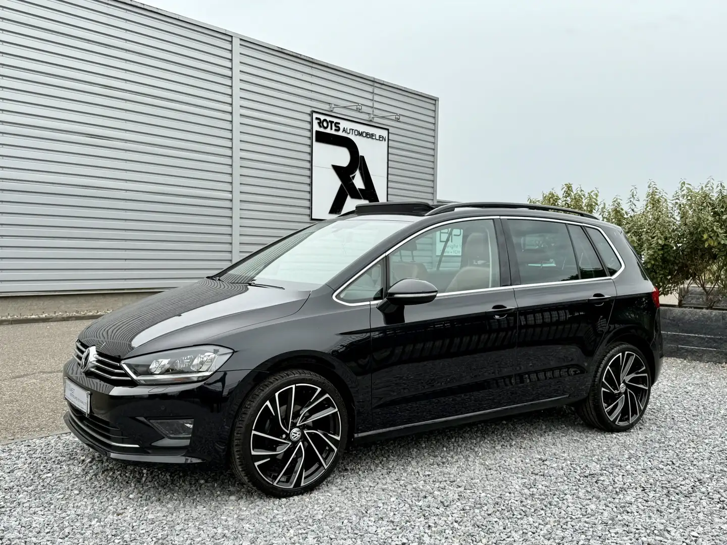 Volkswagen Golf Sportsvan 1.4 TSI Highline DSG Pano|Leer|Xenon|PDC Zwart Noir - 1