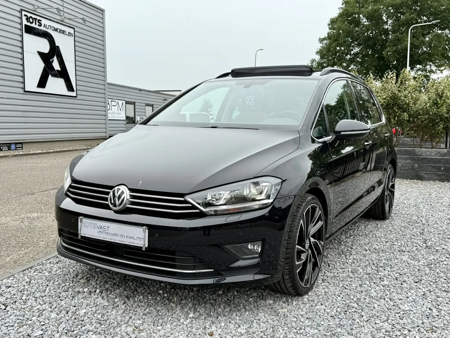 Volkswagen Golf Sportsvan 1.4 TSI Highline DSG Pano|Leer|Xenon|PDC Zwart Noir - 2