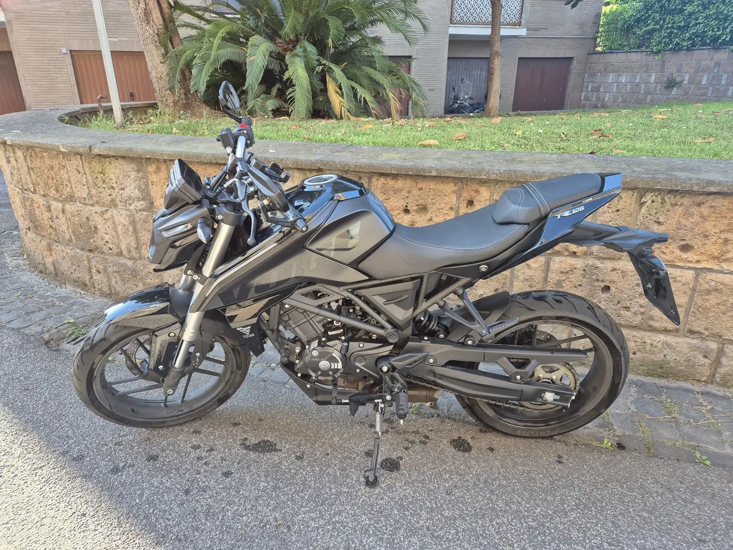 Voge R125 Black - 1