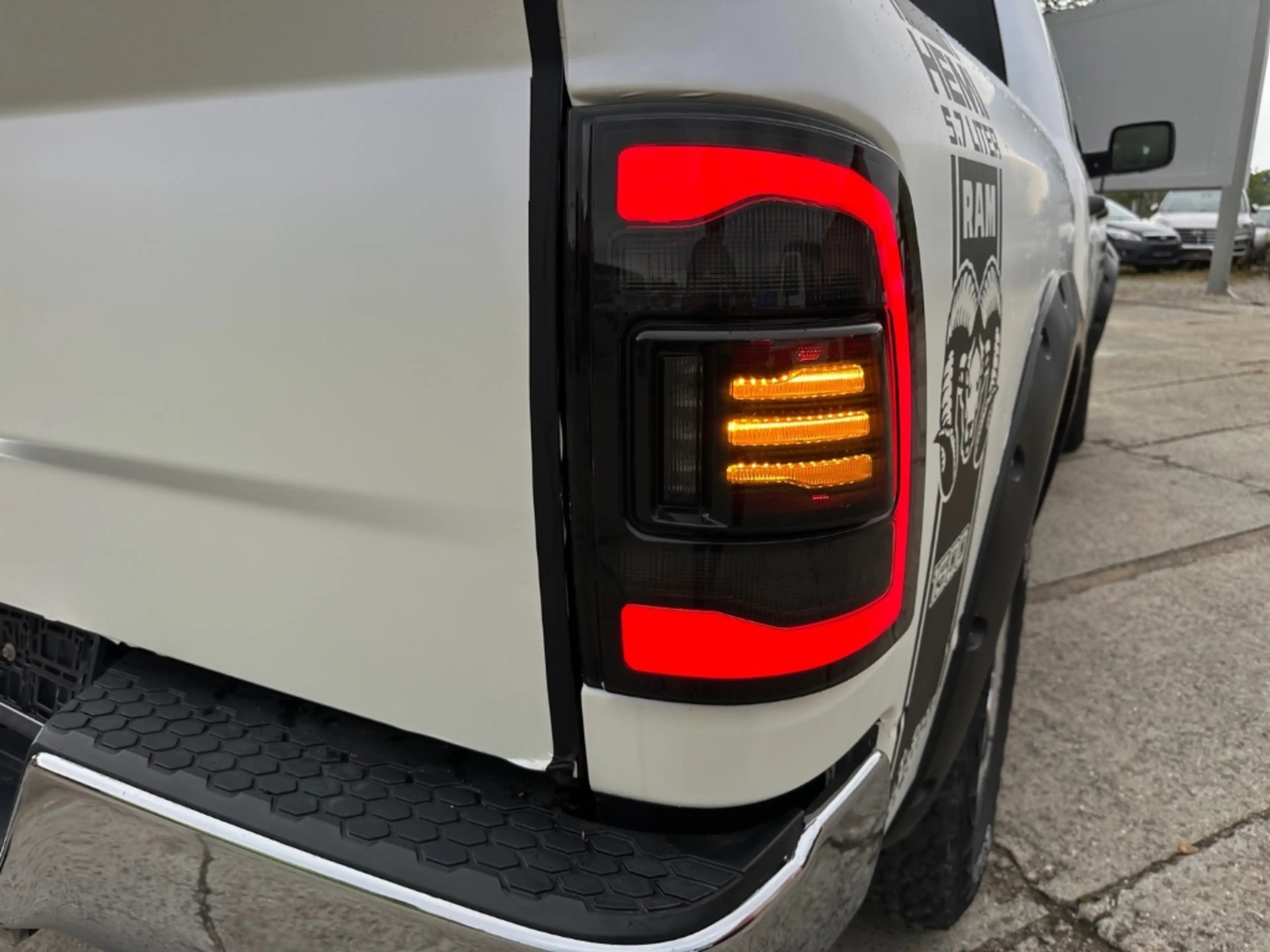 Dodge RAM 1500 4x4 BIGHORN Edition — photo 14