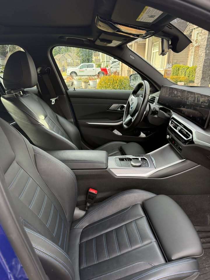 2024 BMW 3 Series 330e xDrive Plug-In Hybrid alt 5