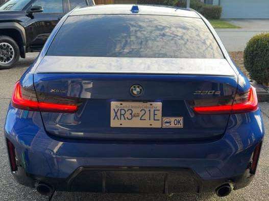 2024 BMW 3 Series 330e xDrive Plug-In Hybrid alt 3
