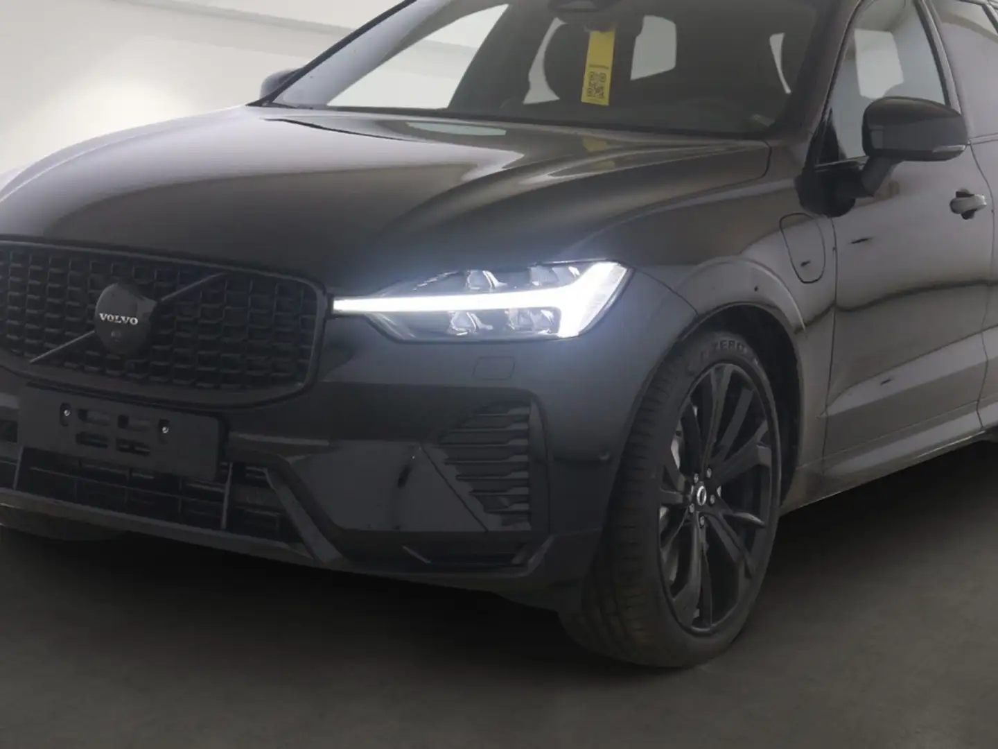 Volvo XC60 T6 Ultra Black Edition Plug-In Hybrid AWD Luftfede Schwarz - 2