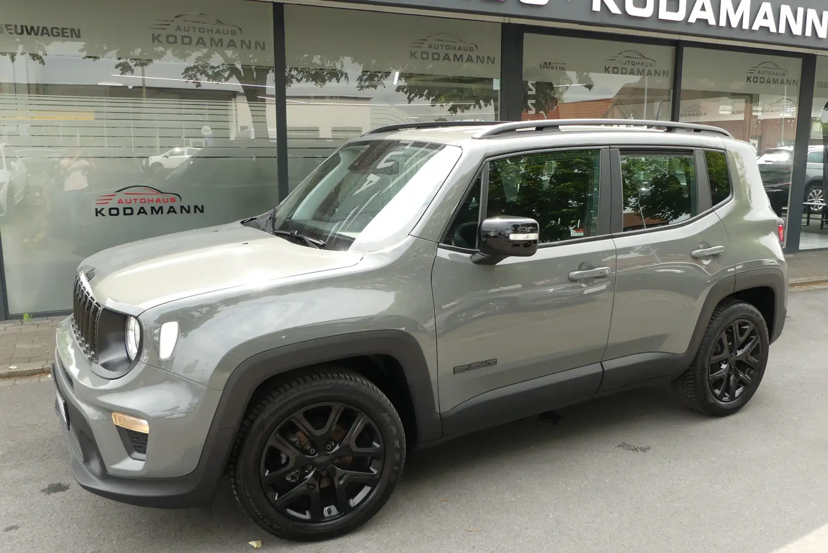 Jeep Renegade Longitude FWD*PDC*Tempomat*18Alu* Gris - 1