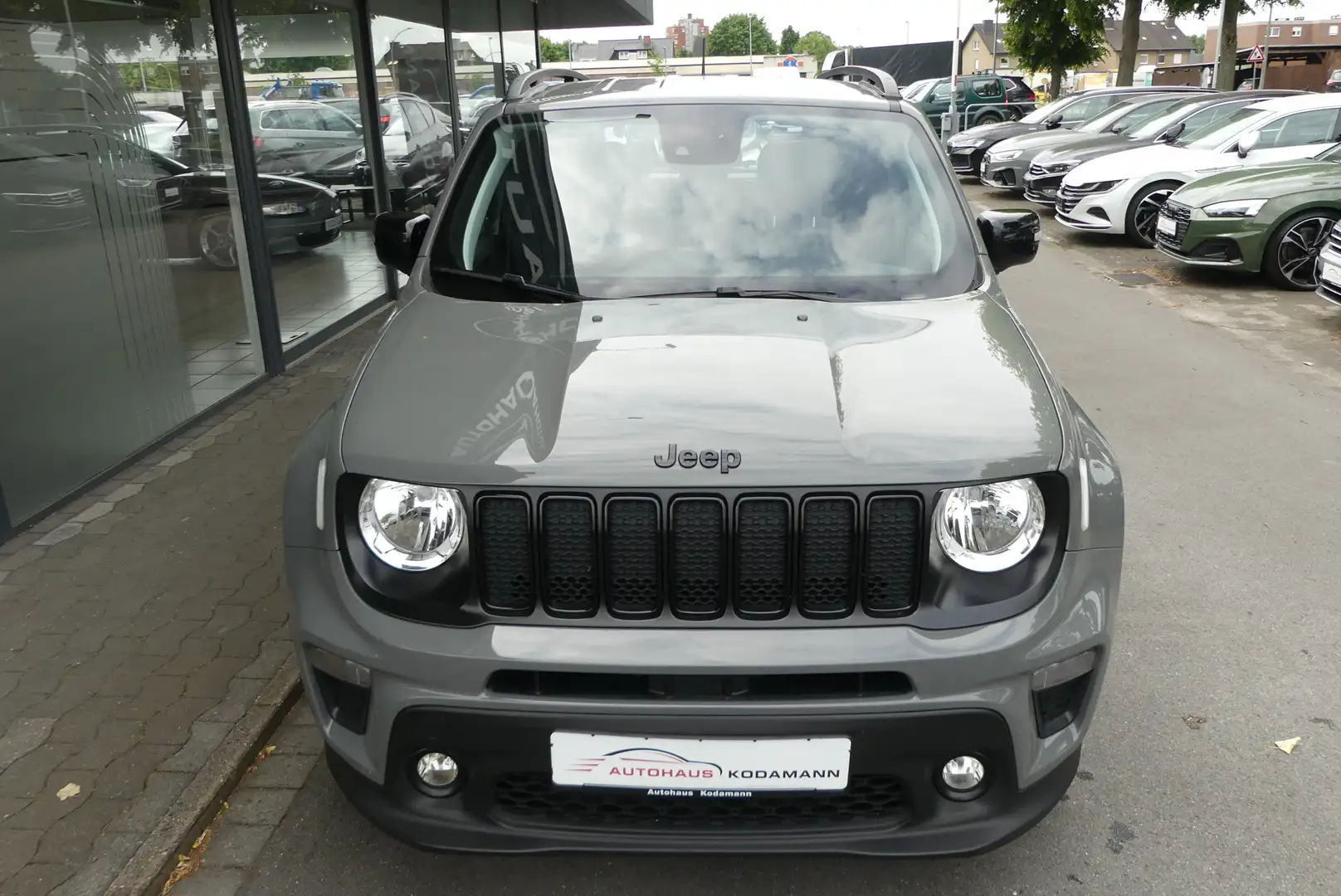 Jeep Renegade Longitude FWD*PDC*Tempomat*18Alu* Gris - 2