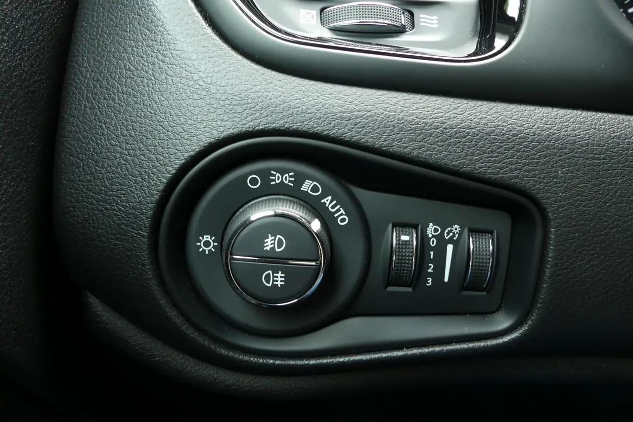 Jeep Renegade Longitude FWD*PDC*Tempomat*18Alu* 15