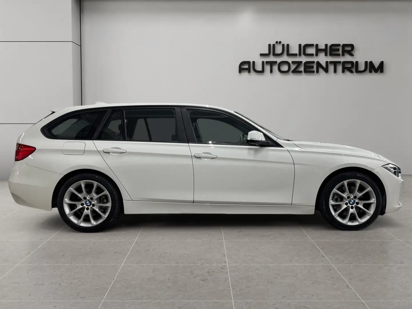 BMW 328 i xDrive touring Aut., 1.Hand, Insp. Neu Weiß - 2