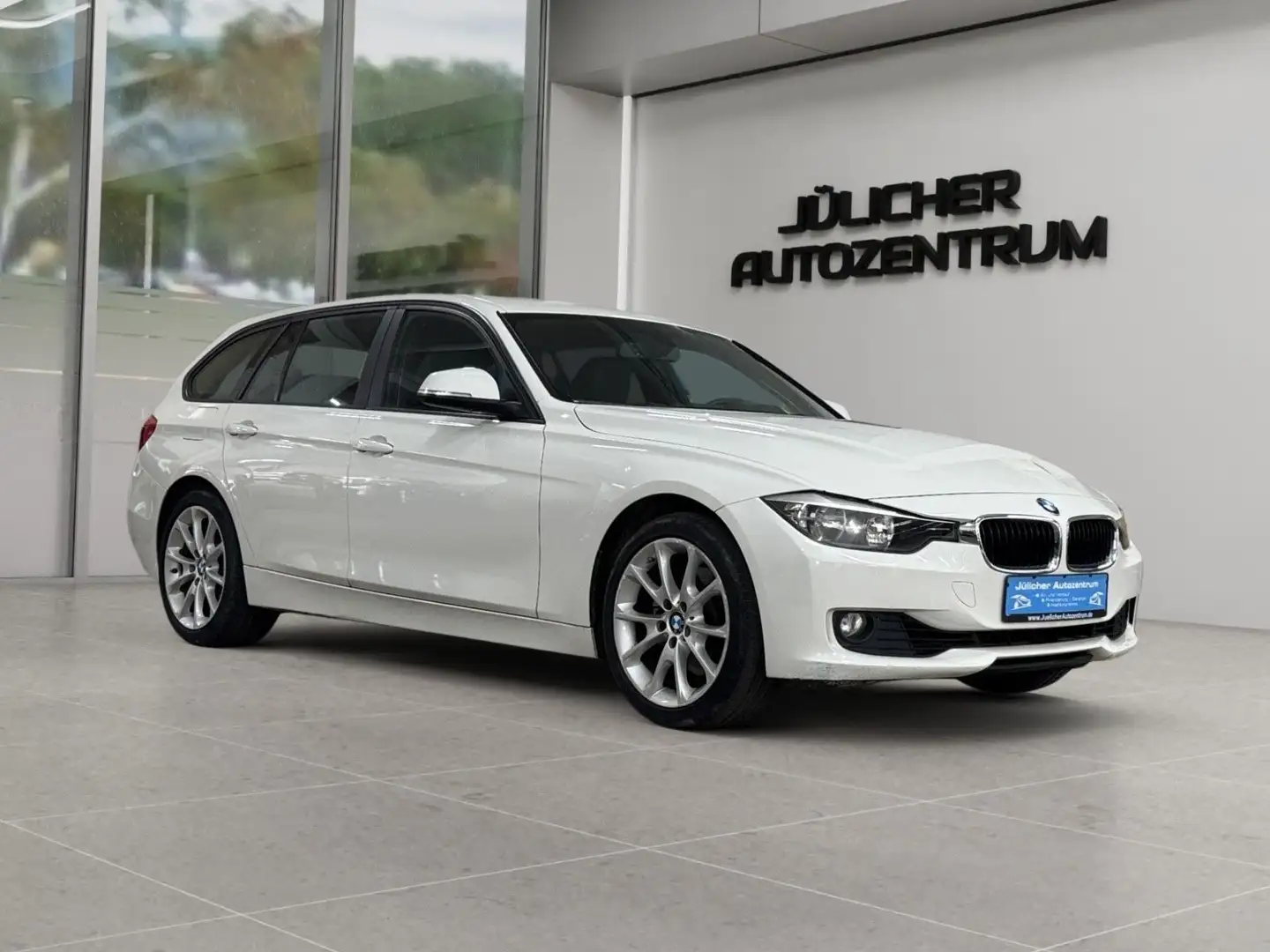 BMW 328 i xDrive touring Aut., 1.Hand, Insp. Neu Weiß - 1