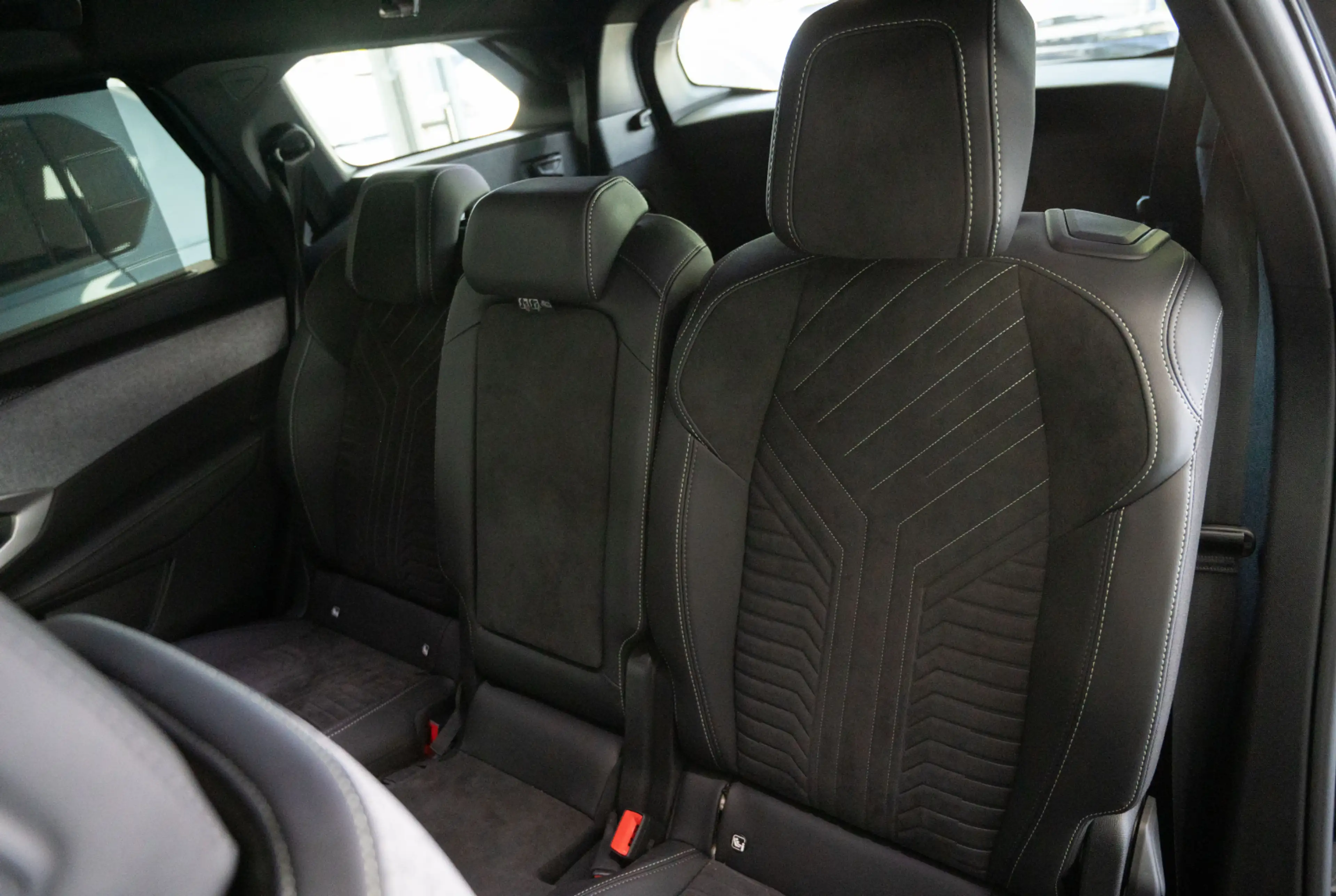Peugeot 5008 GT HYBRID 145 e-DSC6 — photo 7