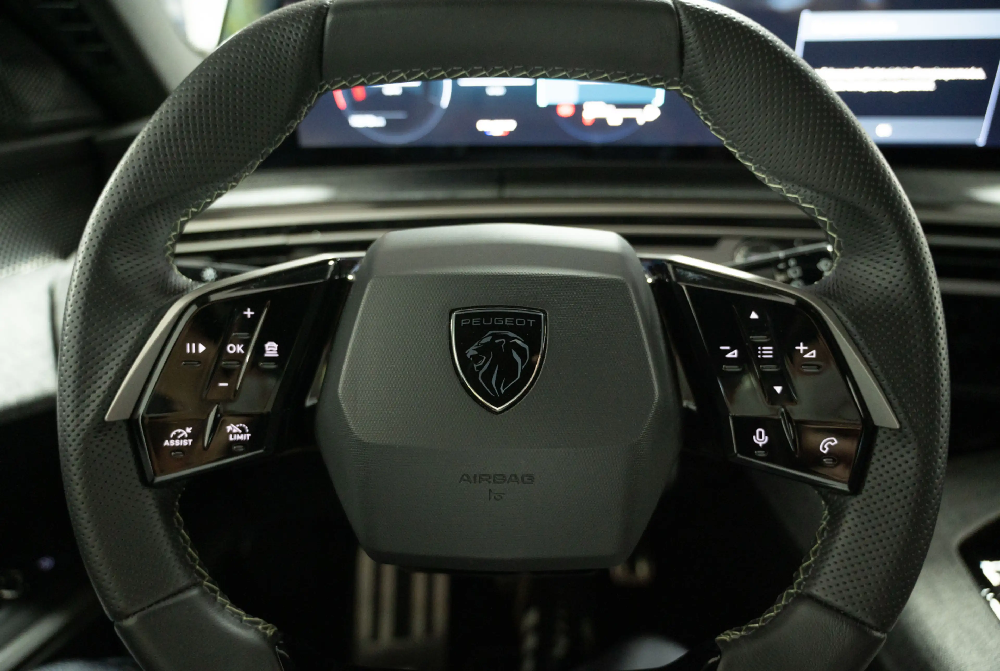 Peugeot 5008 GT HYBRID 145 e-DSC6 — photo 13