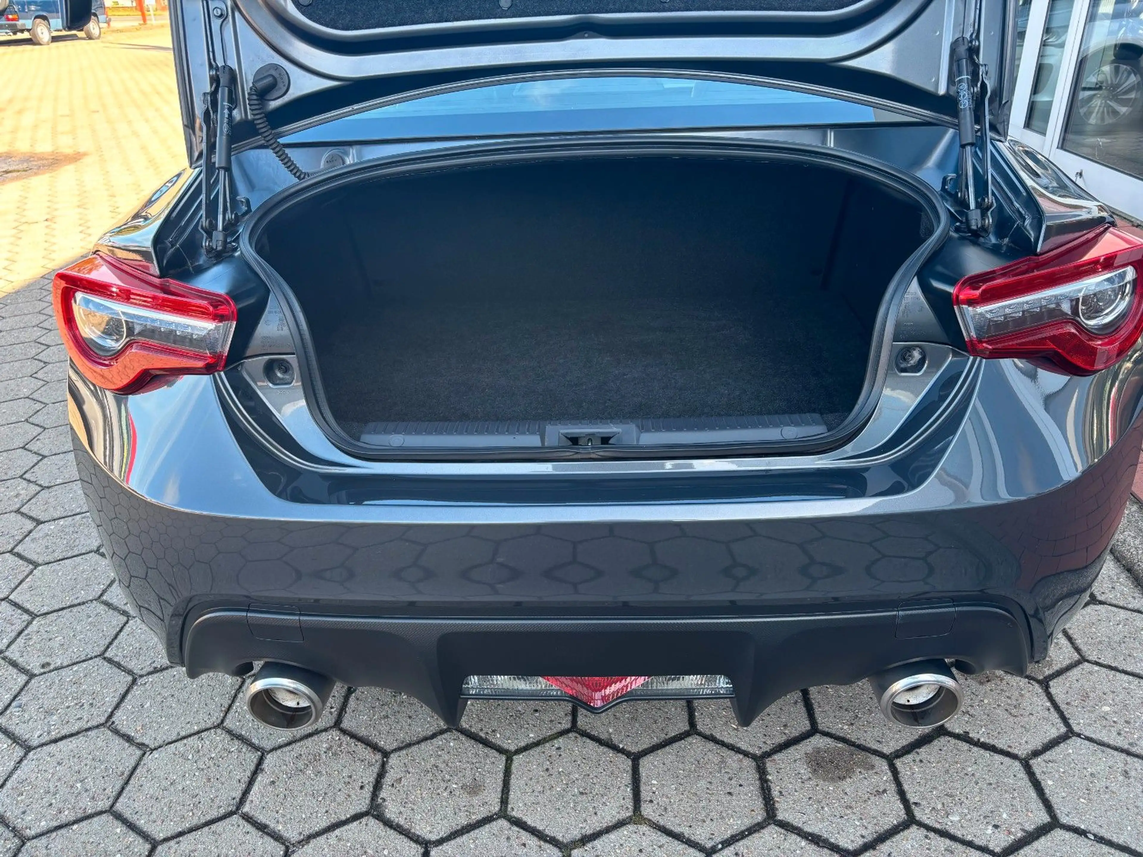 Subaru BRZ Sport+*2.HAND*AUTOMATIK*NAVI*KLIMA*ALCANTARA — photo 7