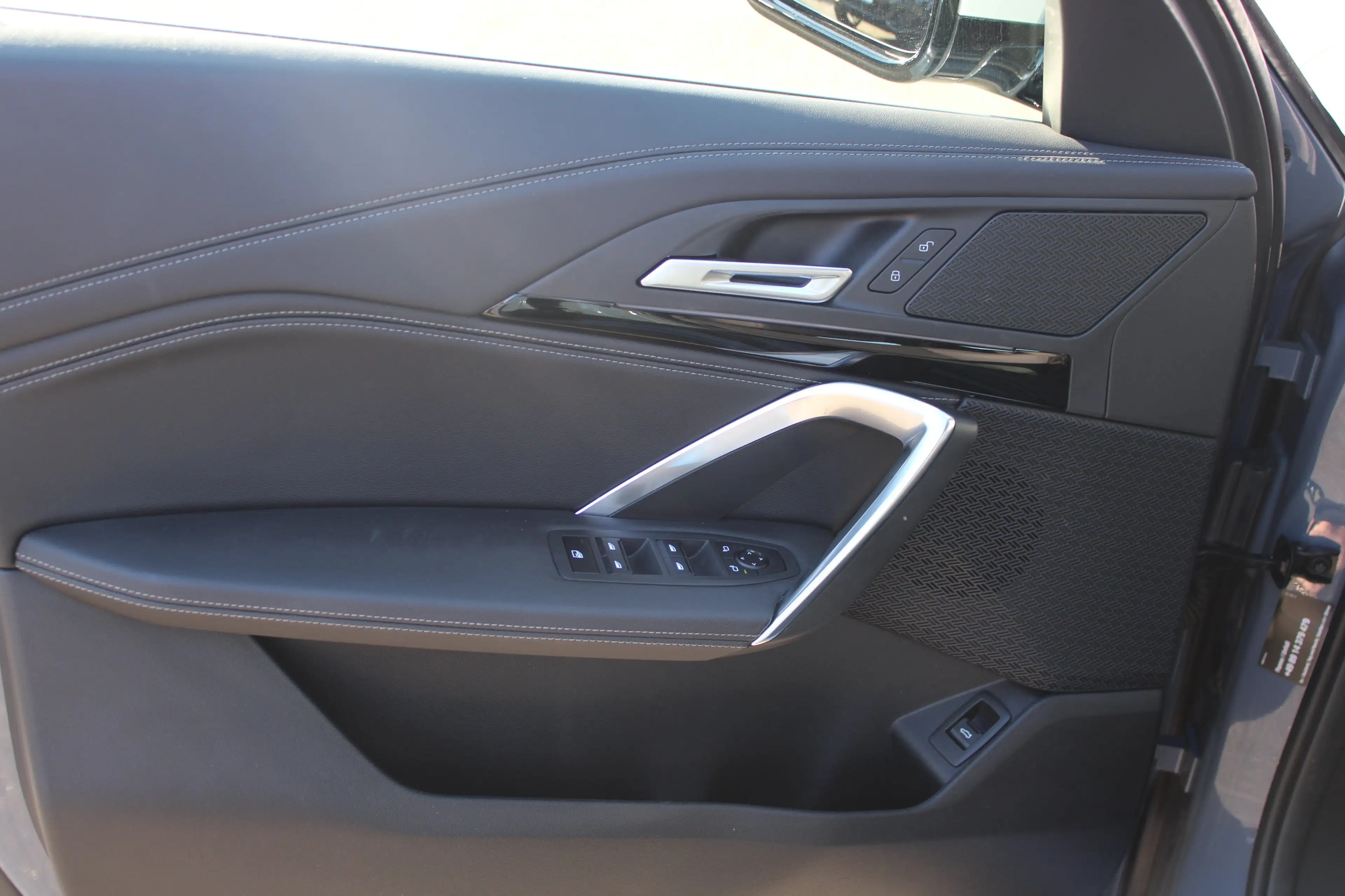 BMW iX1 xDrive30 xLine DAB Parkassistent Shz — photo 7