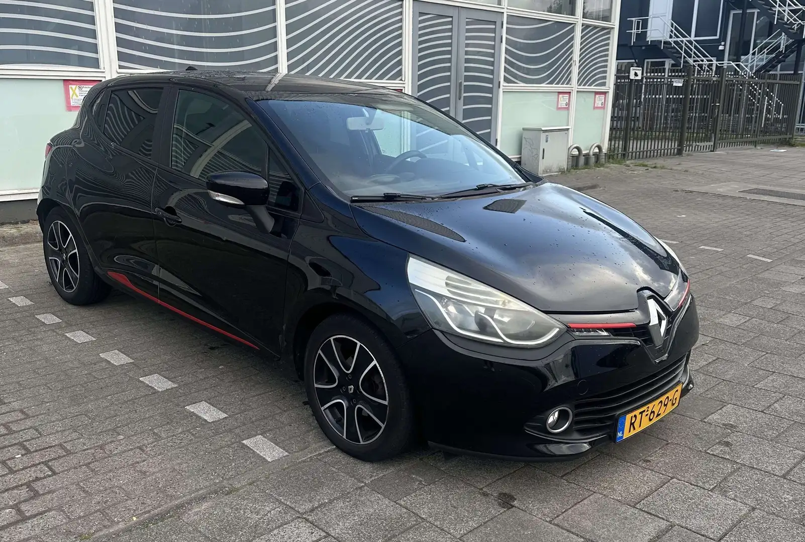Renault Clio 0.9 TCe Dynamique Zwart - 1
