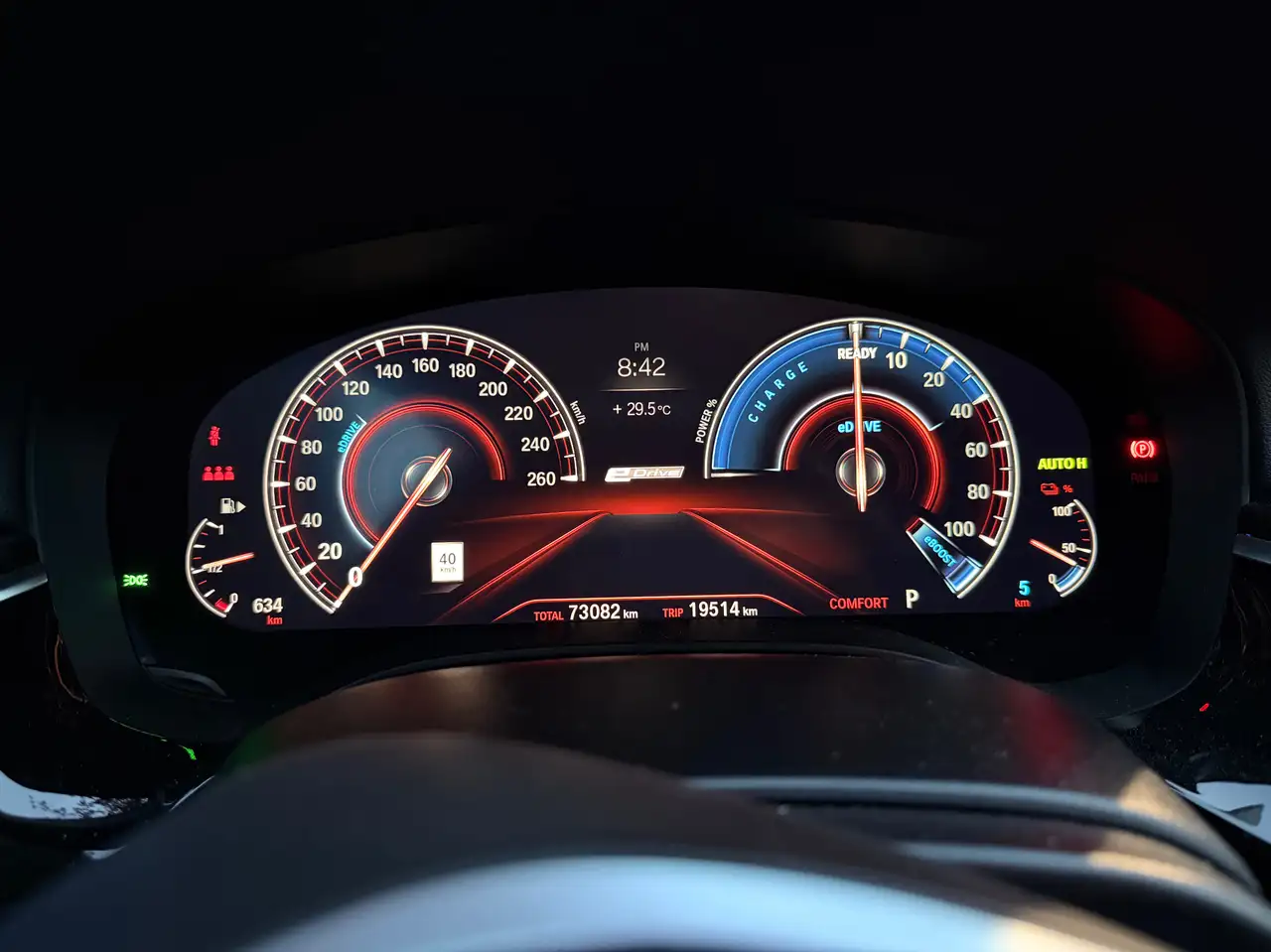 BMW 5 Series снимка BMW 5 Series