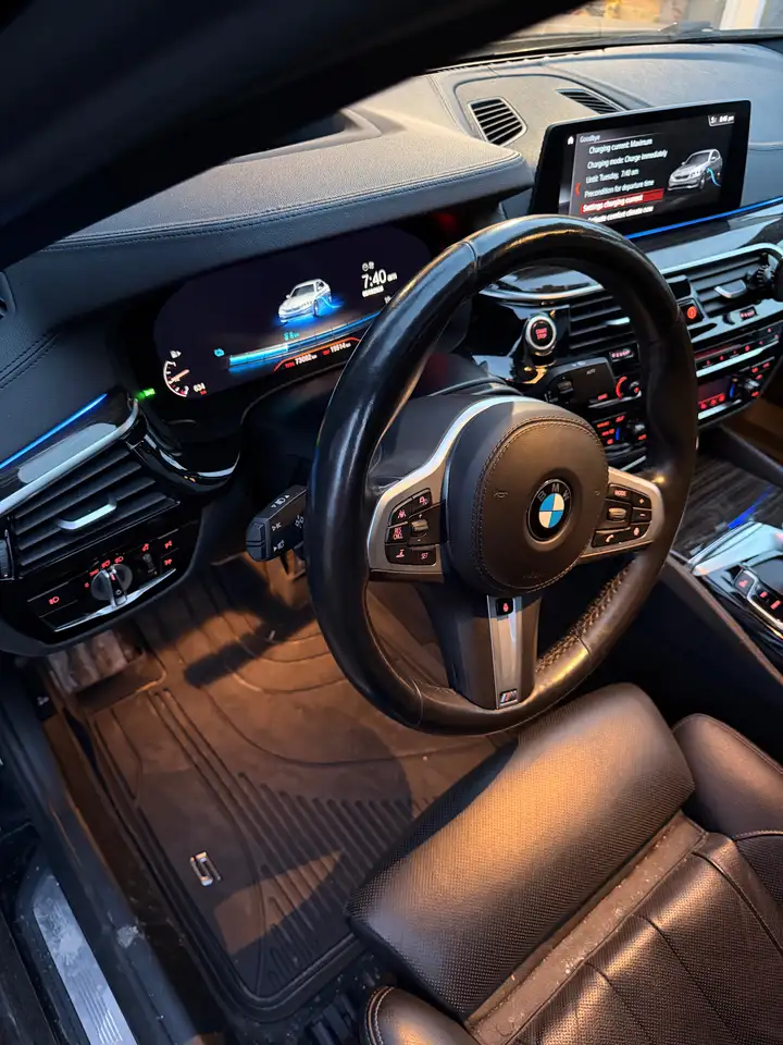 BMW 5 Series снимка BMW 5 Series