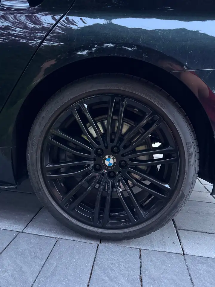 BMW 5 Series снимка BMW 5 Series