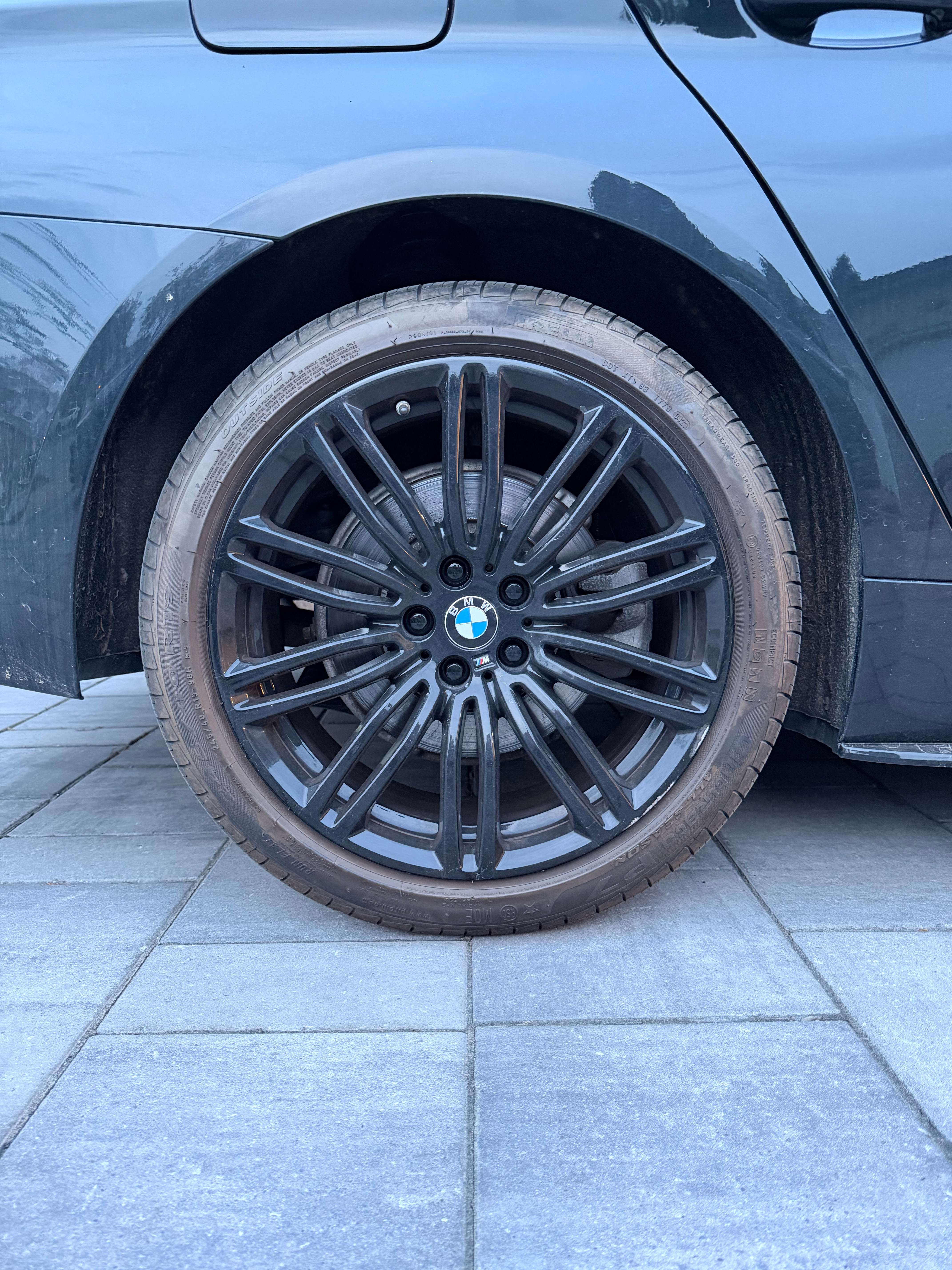 2019 BMW 5 Series xDrive iPerformance alt 2