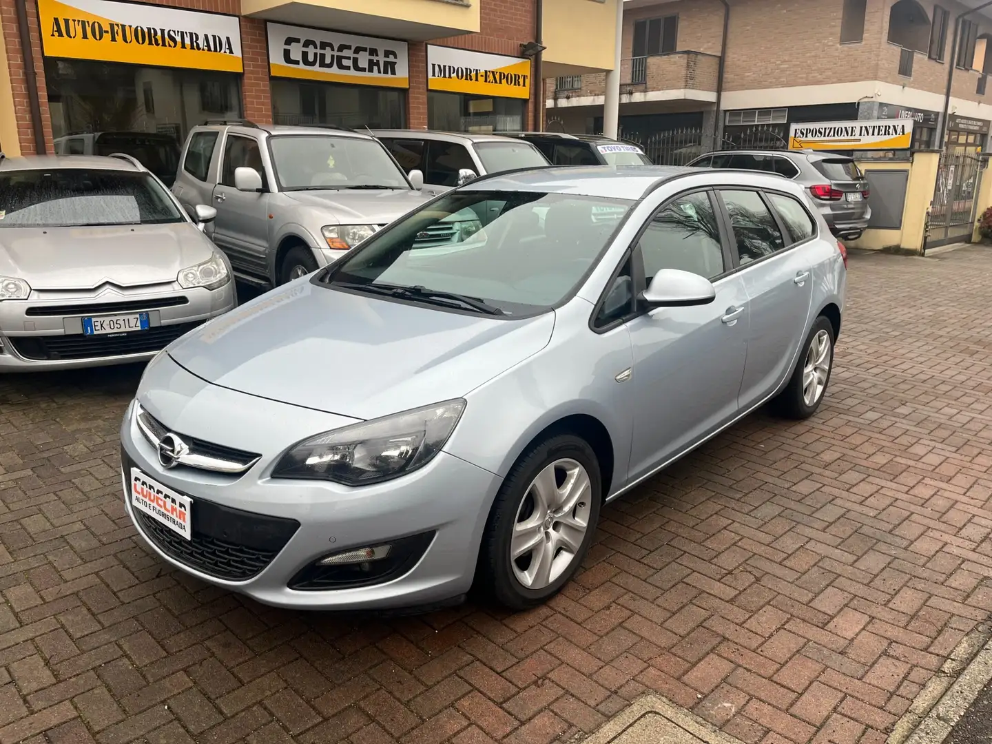 Opel Astra 1.6 CDTI 136CV EcoFLEX S&S Sports Tourer Business Gris - 2