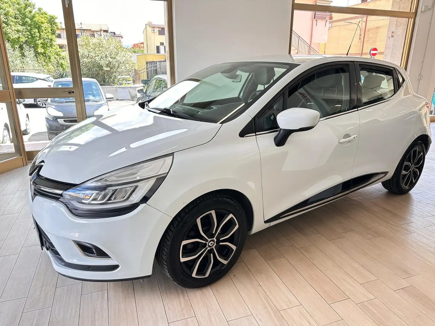 Renault Clio Clio 1.5 dci energy Intens 90cv edc Білий - 1