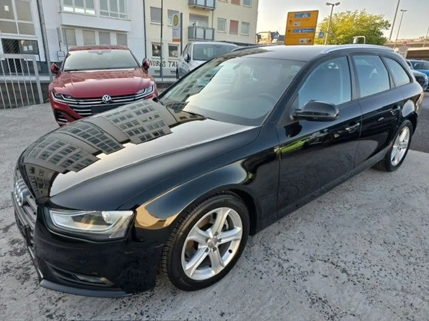 Audi A4 Avant Ambition 2,0 TDI AUTOMATIK*AHK*NAVI Noir - 1