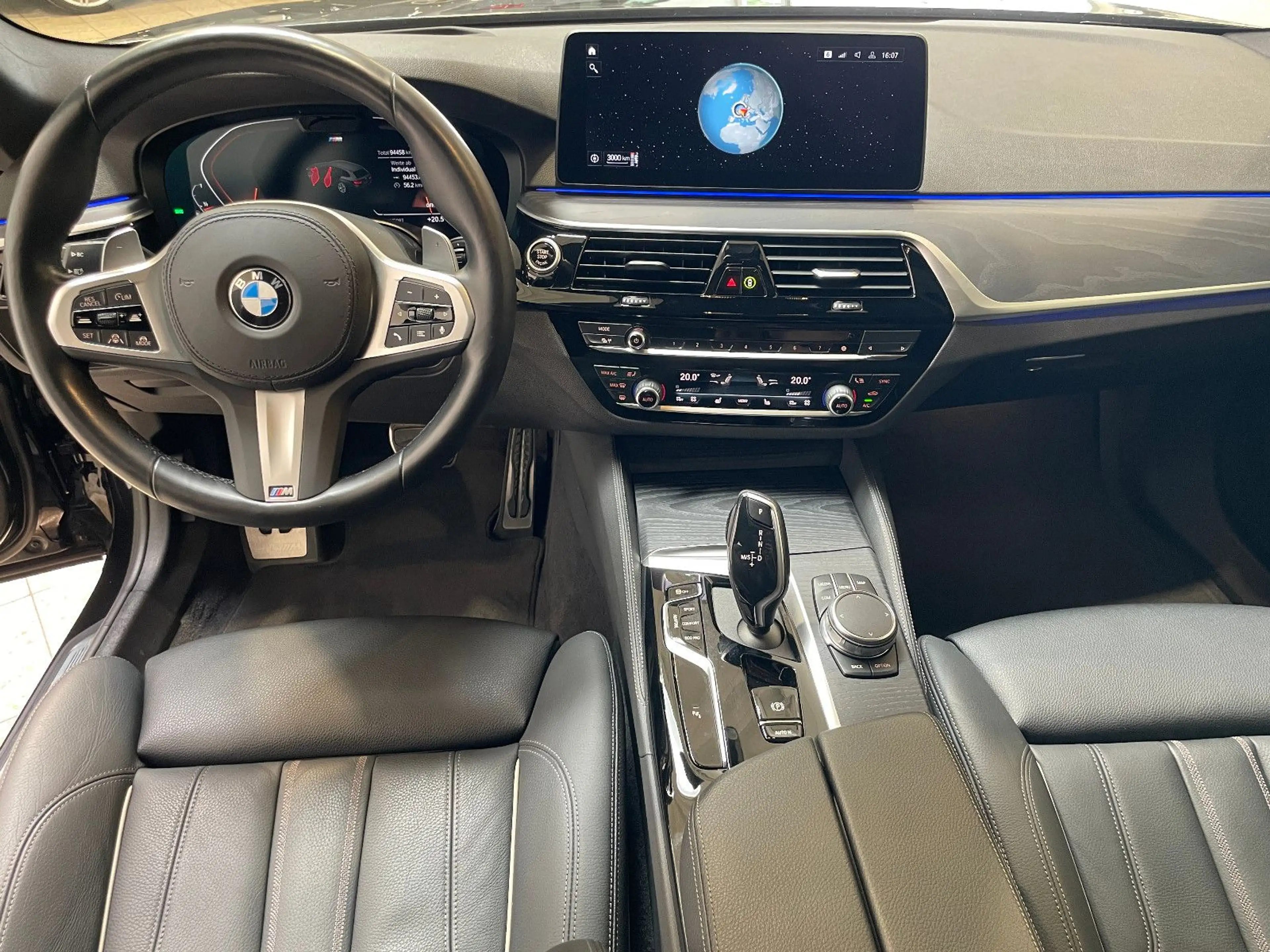 BMW 530 d Touring M Sport Laser*Head-Up*Panorama*AHK* — photo 9