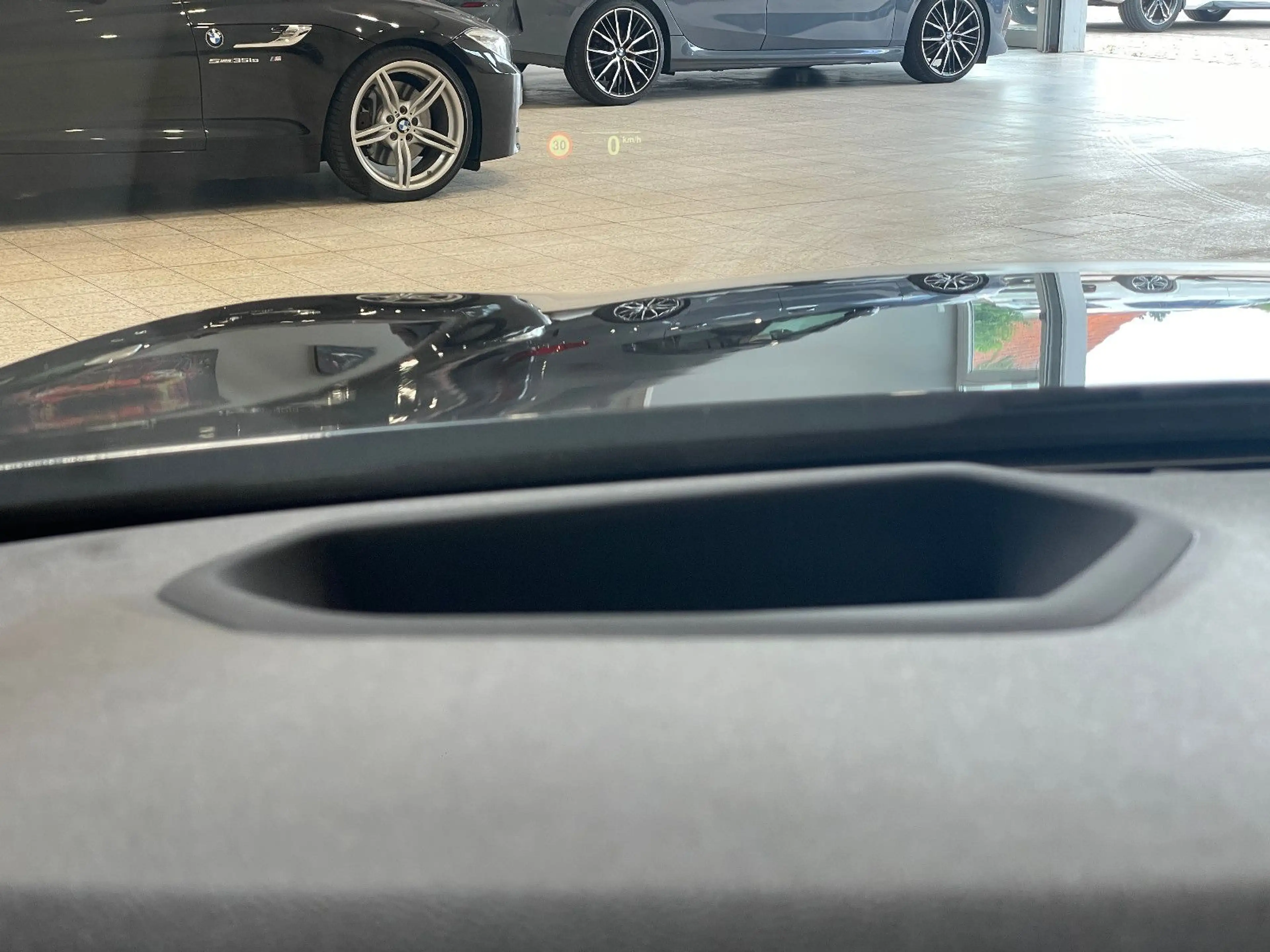 BMW 530 d Touring M Sport Laser*Head-Up*Panorama*AHK* — photo 12