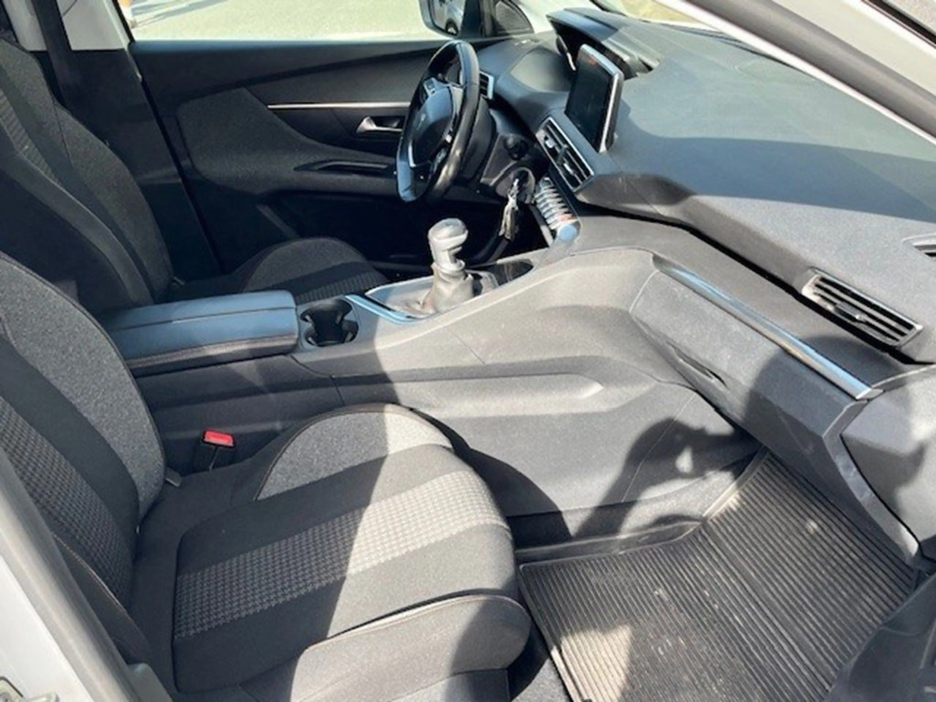 Peugeot 3008 *GPS*CAMERA* 1.2 BENZ 130 PK ALLURE — photo 2