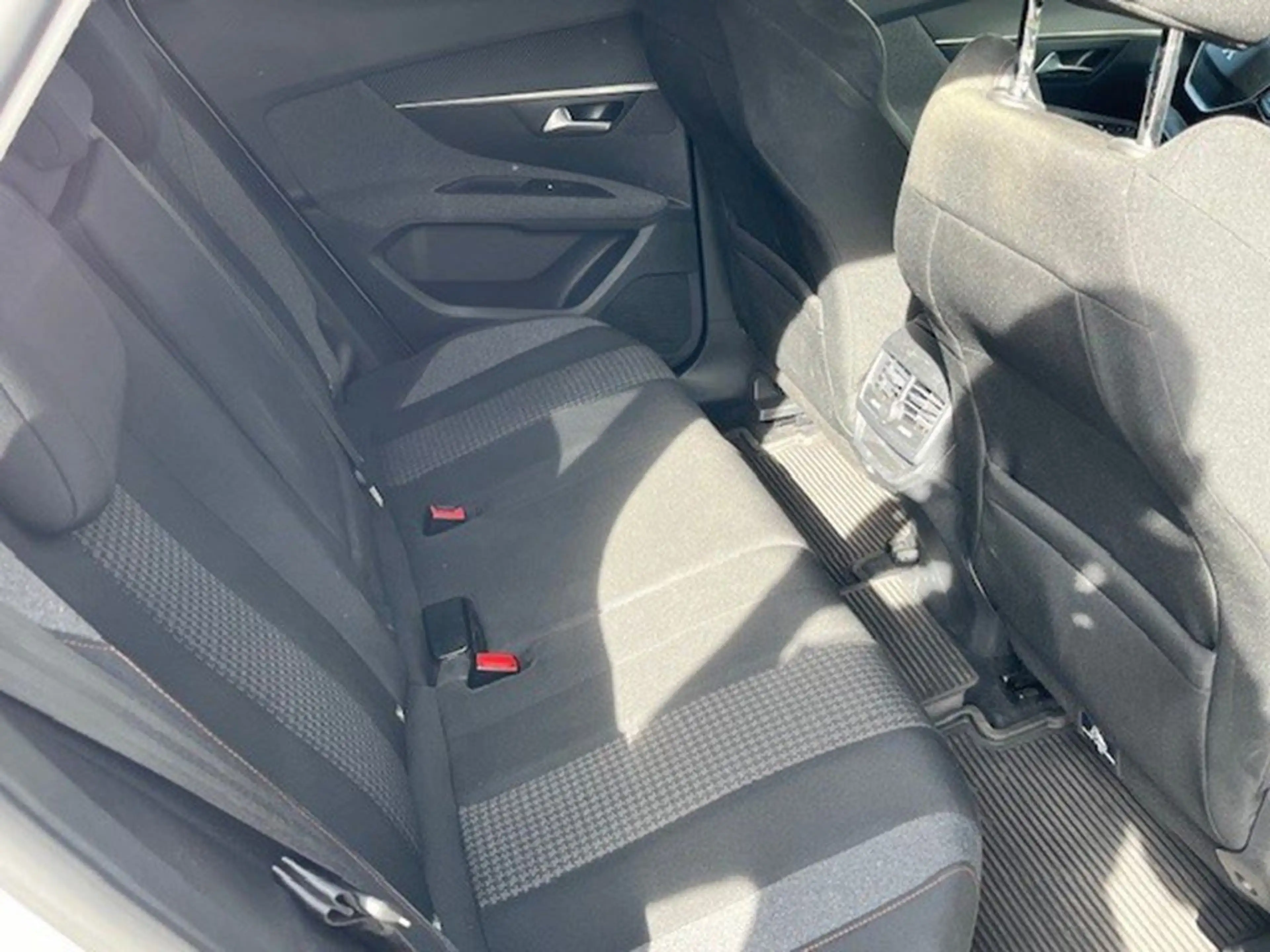 Peugeot 3008 *GPS*CAMERA* 1.2 BENZ 130 PK ALLURE — photo 11