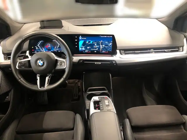 BMW 2 Series view 8