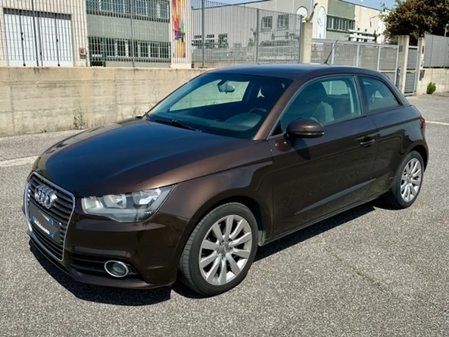Audi A1 A1 I 2010 3p 1.6 tdi Attraction 105cv Marrone - 1
