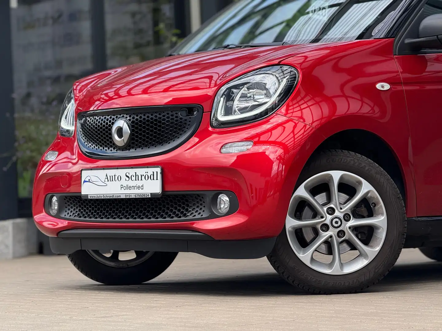 smart forFour Passion 1.0 Twinamic, Navi, Sitzheiz, PDC, Tempom. Rood - 2