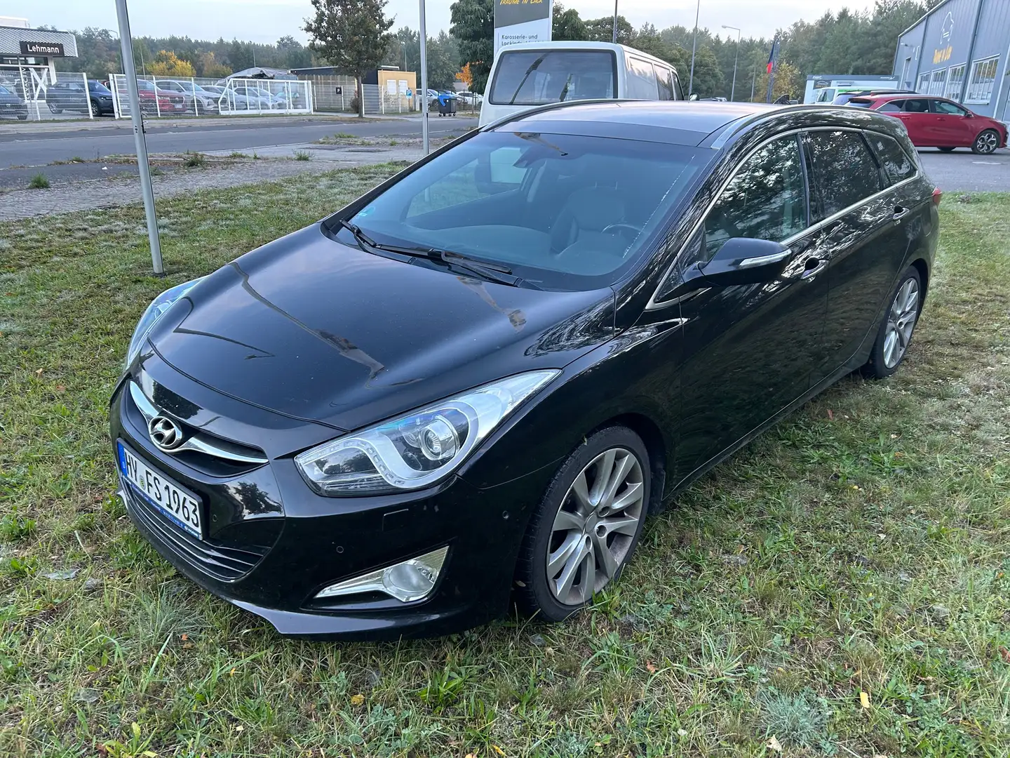 Hyundai i40 i40cw Diesel i40cw 1.7 CRDi Automatik Style Schwarz - 1
