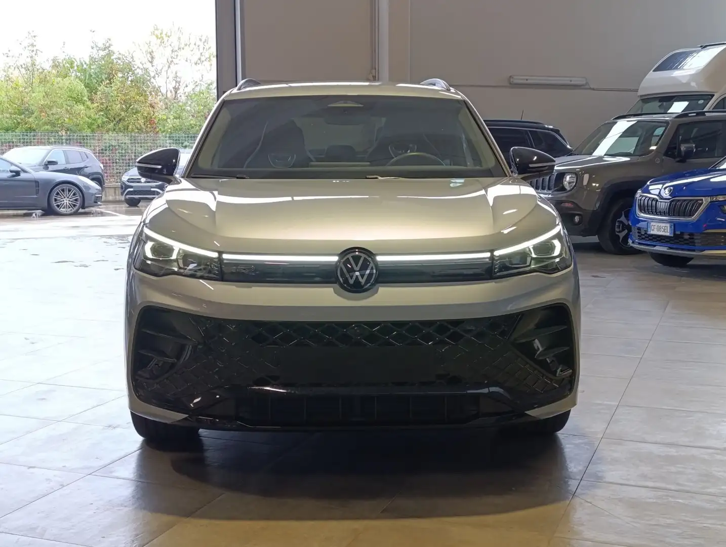 Volkswagen Tiguan Tiguan 2.0 TDI 150 CV DSG R-Line Silber - 2