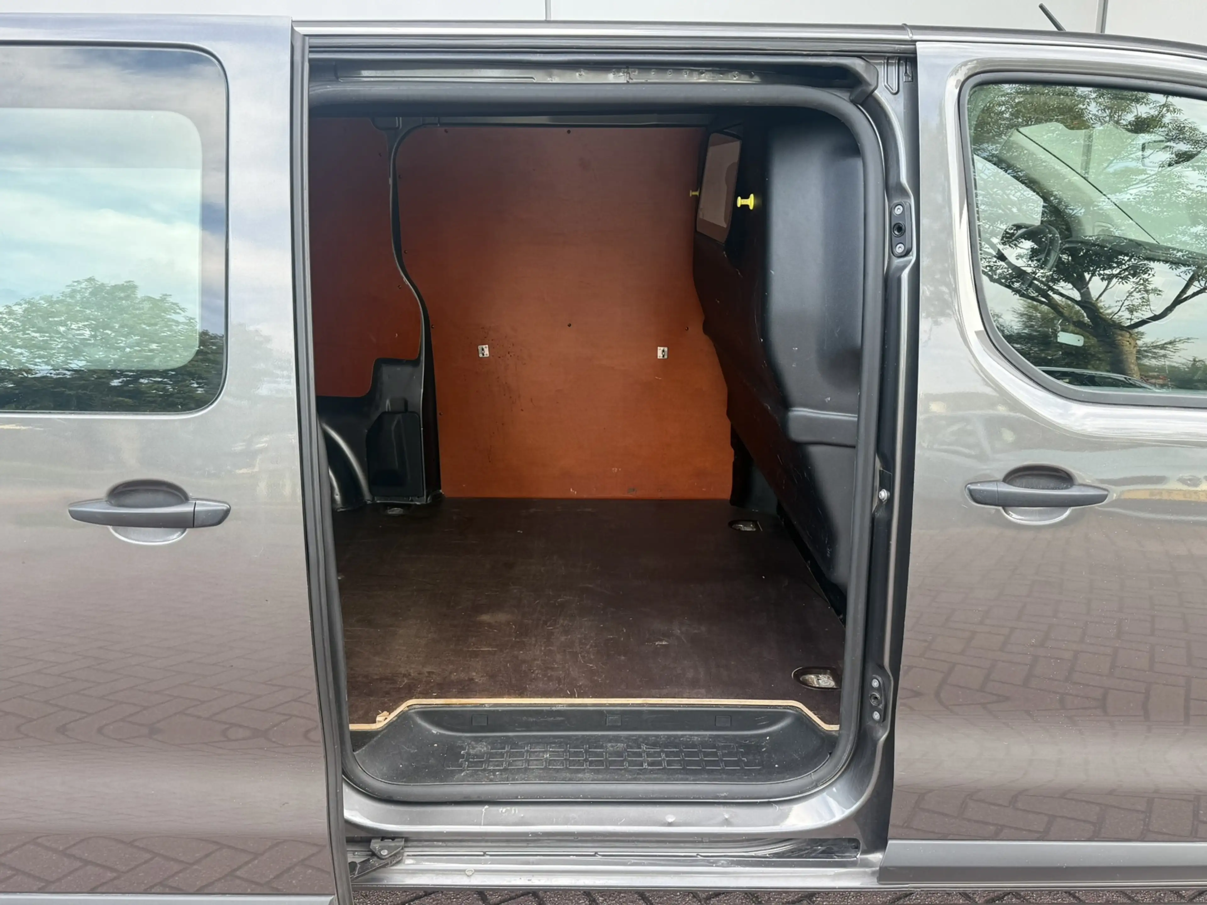Peugeot Expert 2.0 BlueHDI 120 Standard Grip — photo 22