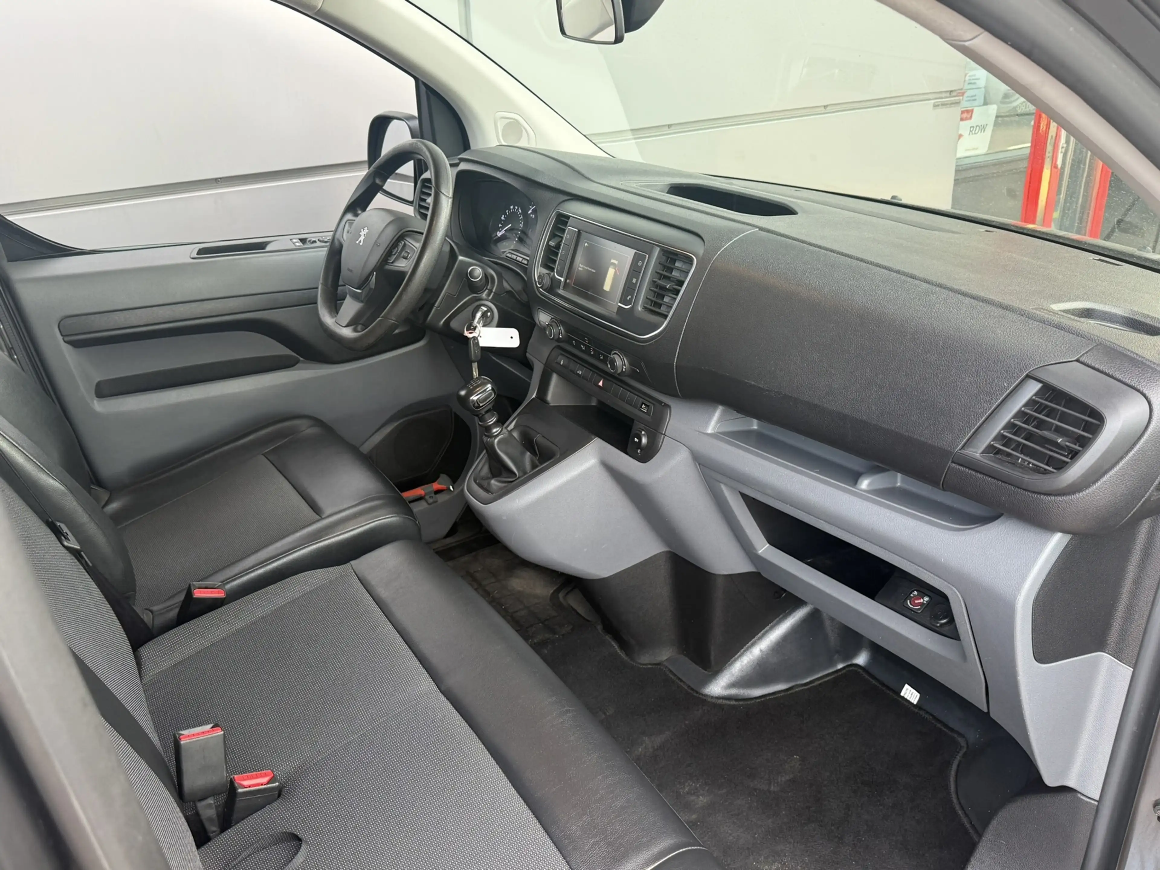 Peugeot Expert 2.0 BlueHDI 120 Standard Grip — photo 8