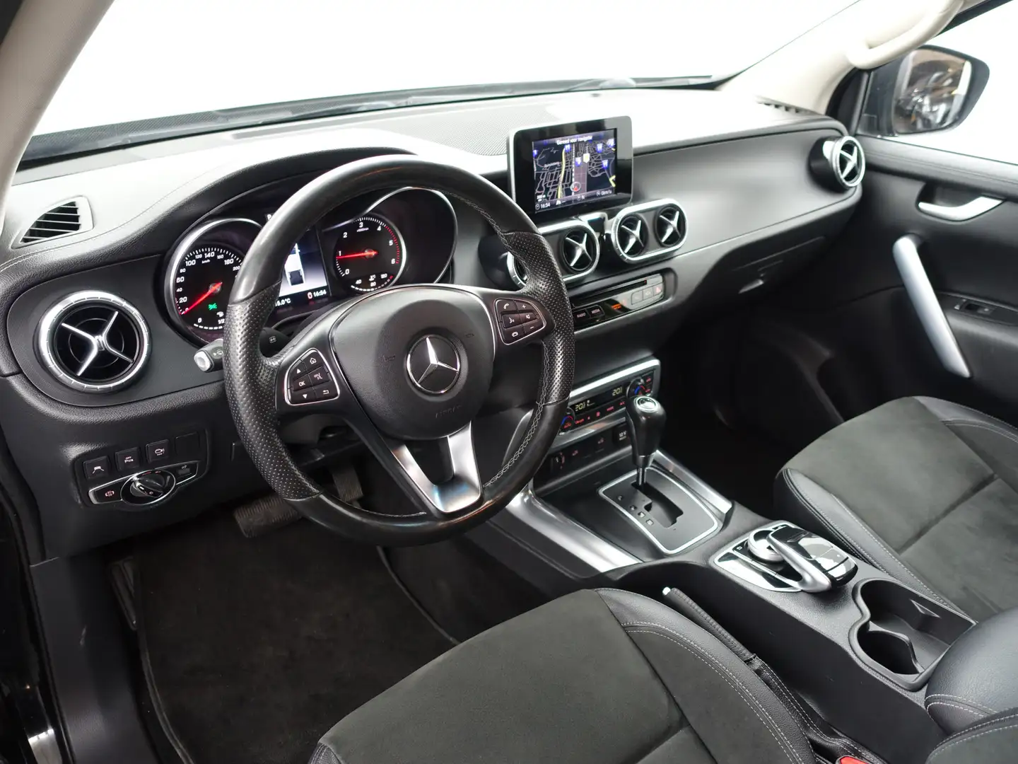 Mercedes-Benz X 250 d 4-MATIC AMG Night Edition Aut- Dubbele Cabine, 5 Zwart - 2